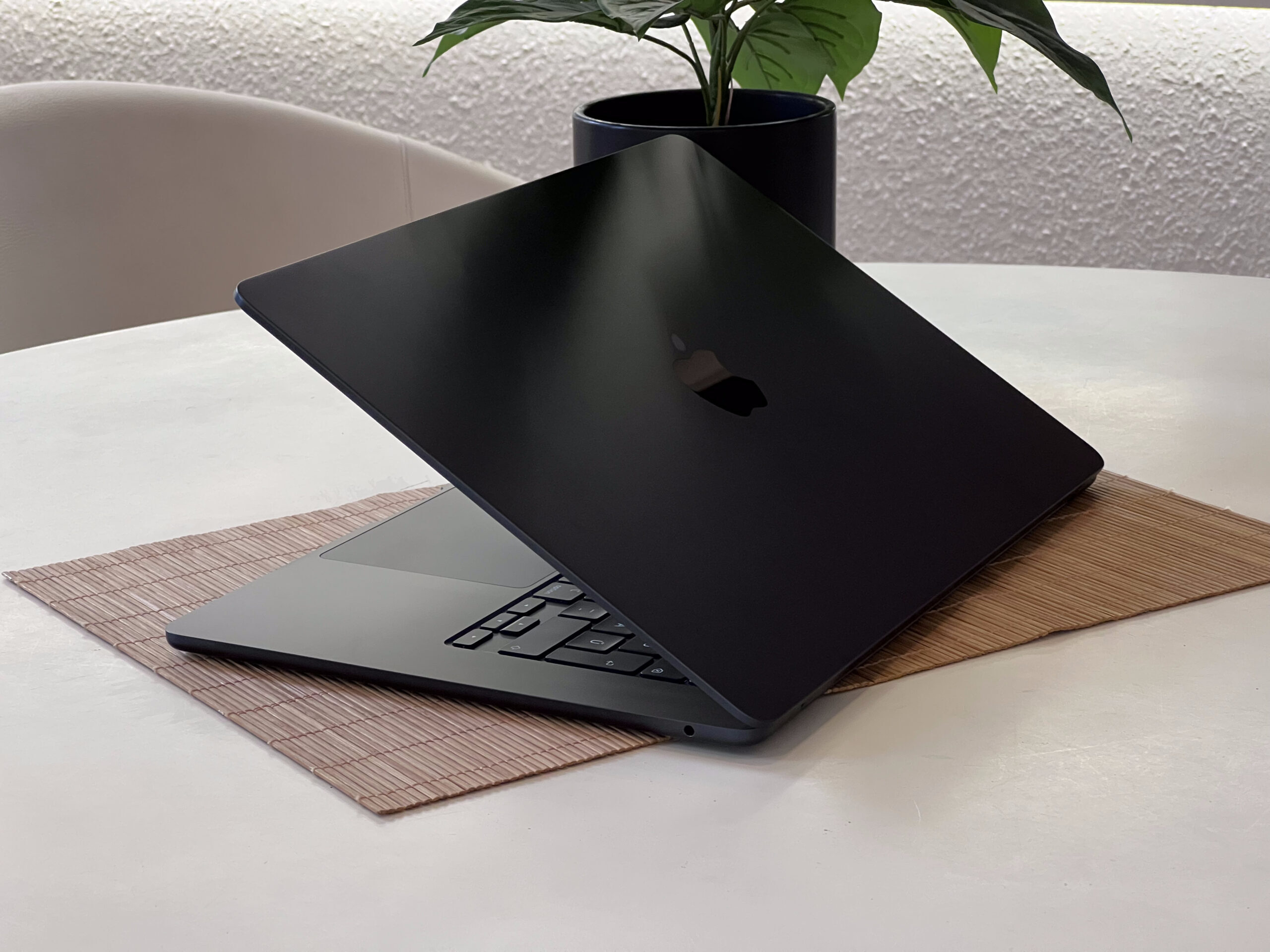 Hibátlan MacBook Air 2020 M1 15” 256GB 8GB 2 ÉV Garanciával 92%