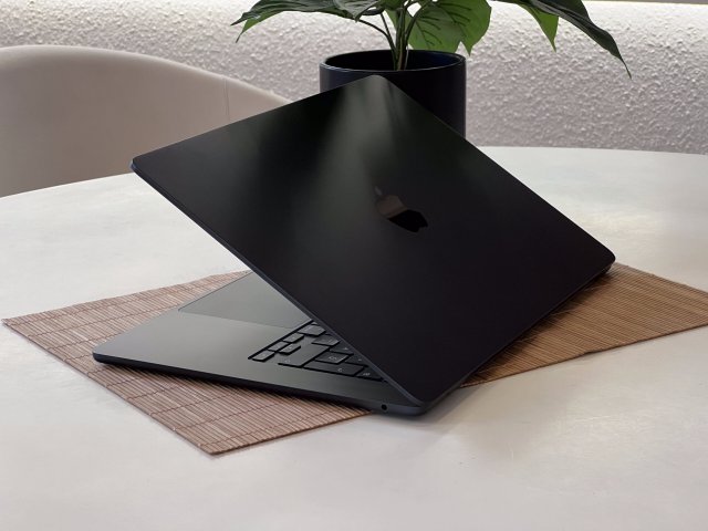 Hibátlan MacBook Air 2020 M1 15” 256GB 8GB 2 ÉV Garanciával 92%