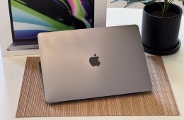Hibátlan MacBook Pro  2022 M2 13” 512GB 2 ÉV Garanciával