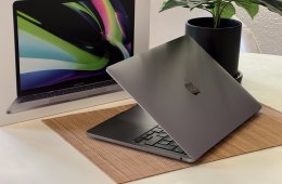 Hibátlan MacBook Pro  2022 M2 13” 512GB 2 ÉV Garanciával