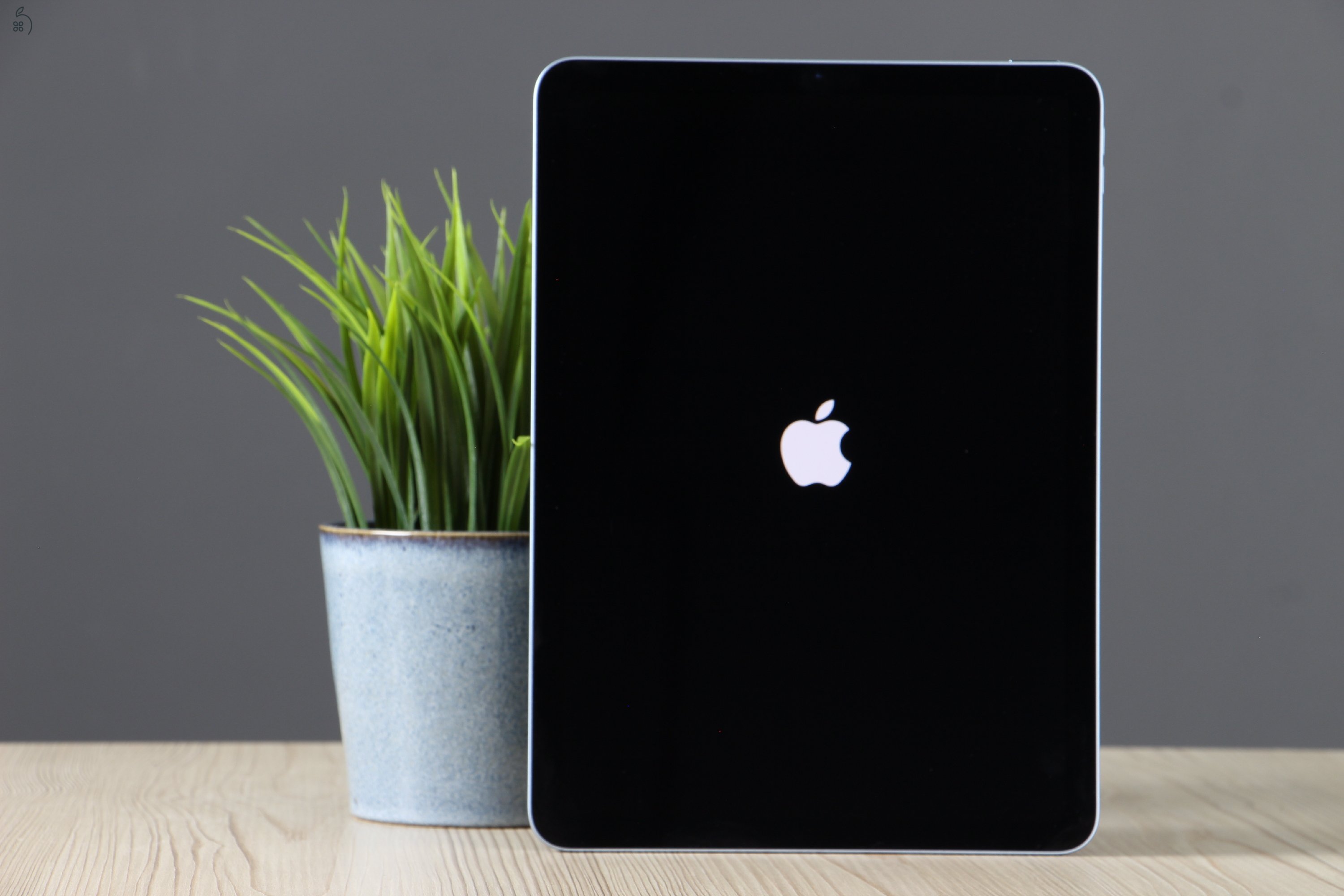 Használt Apple iPad Air 4 64GB kék WFfi A US-8157