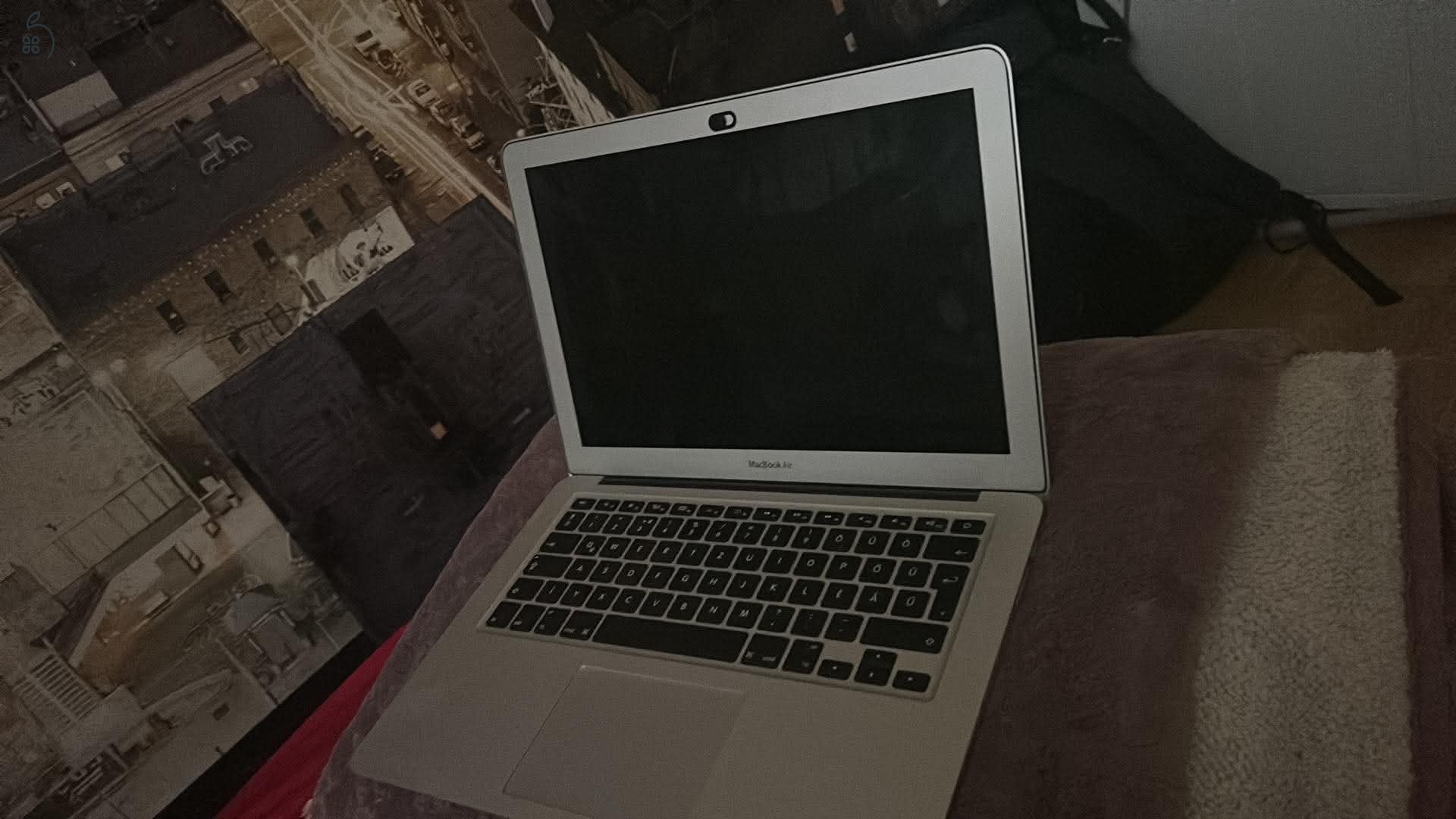 MACBOOK AIR 13