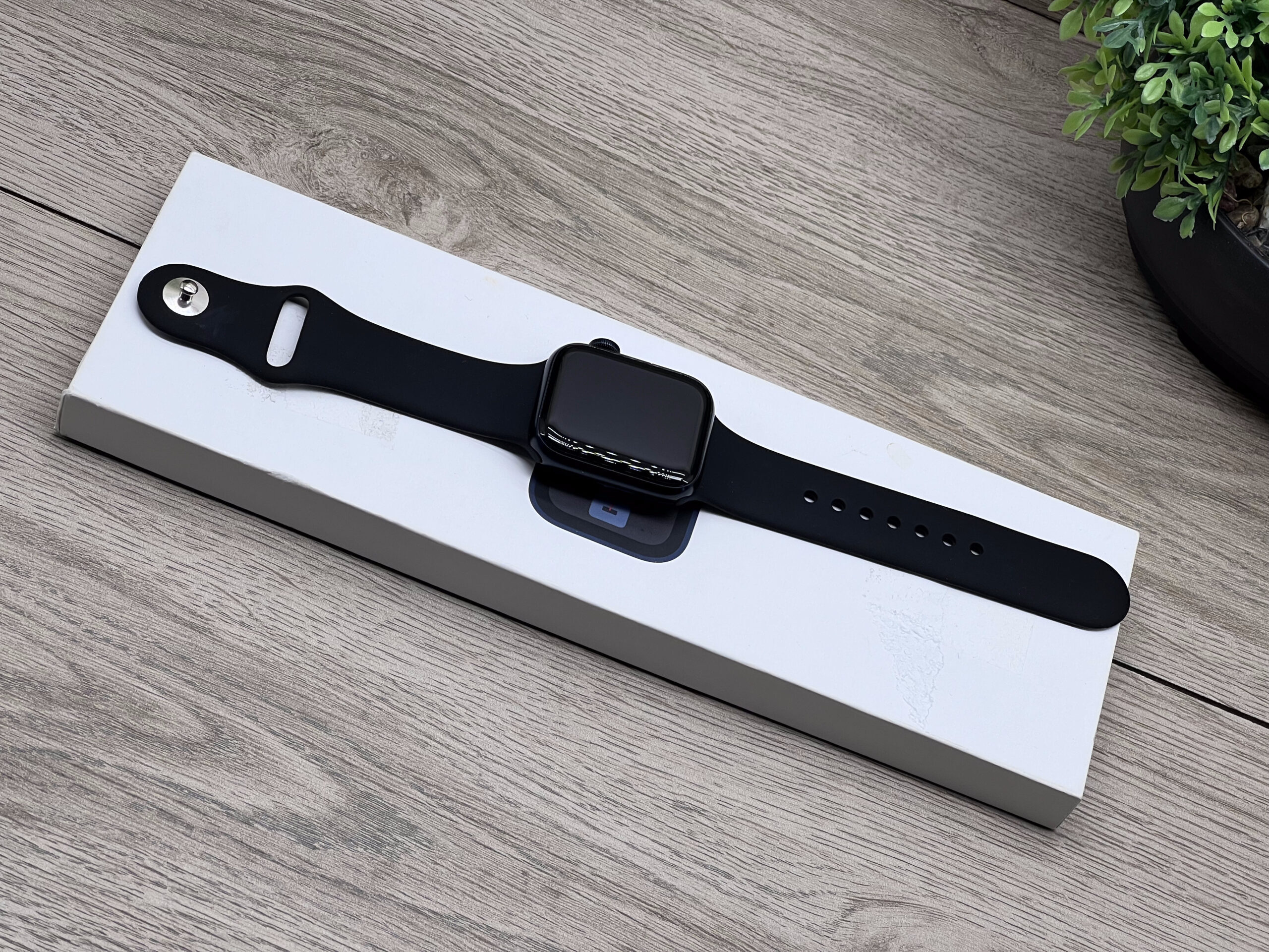 Hibátlan Apple Watch SE2 Midnight 40mm CELL 2 ÉV Garanciával 97%
