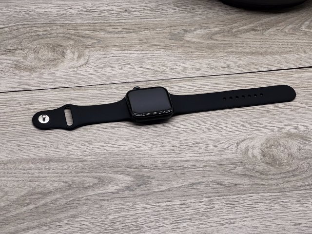 Apple Watch SE2 Midnight 44mm 2 ÉV Garanciával 94%
