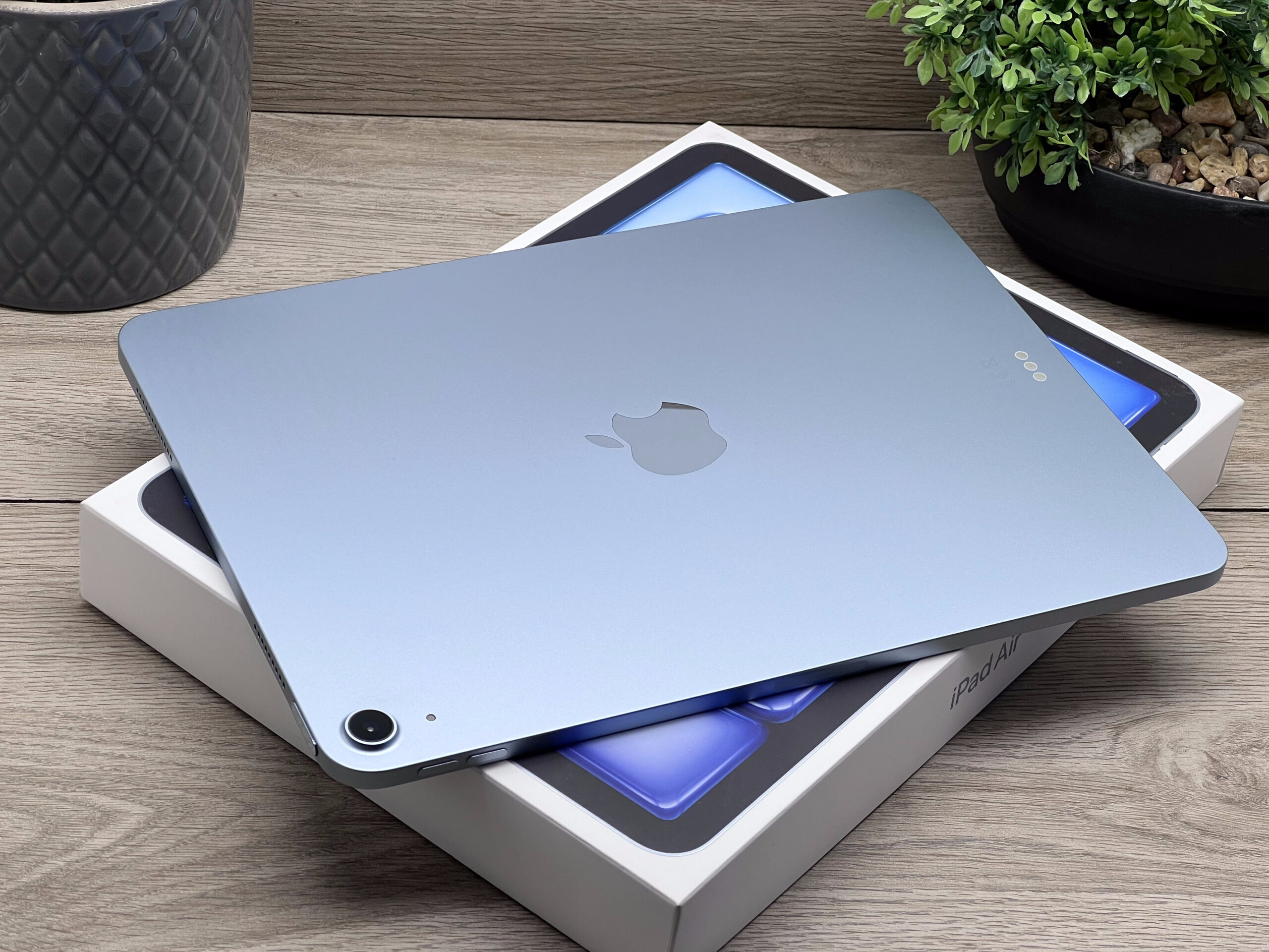 Hibátlan iPad Air 2025 11″ M3 Blue 128GB 2 ÉV Garanciával 98%