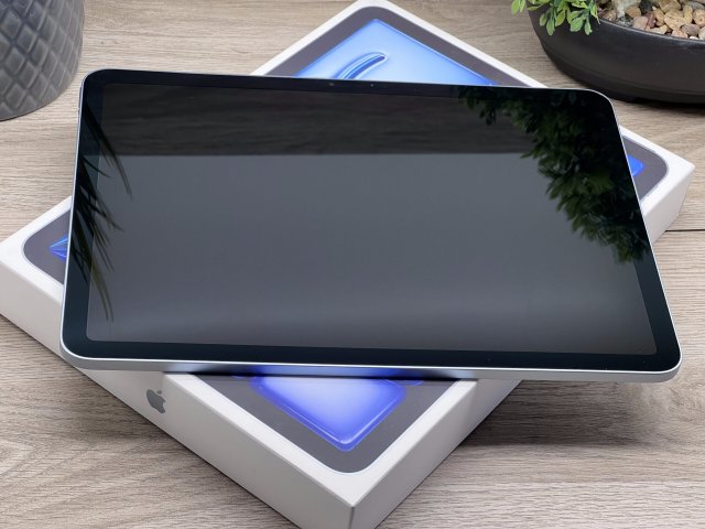 Hibátlan iPad Air 2025 11″ M3 Blue 128GB 2 ÉV Garanciával 98%