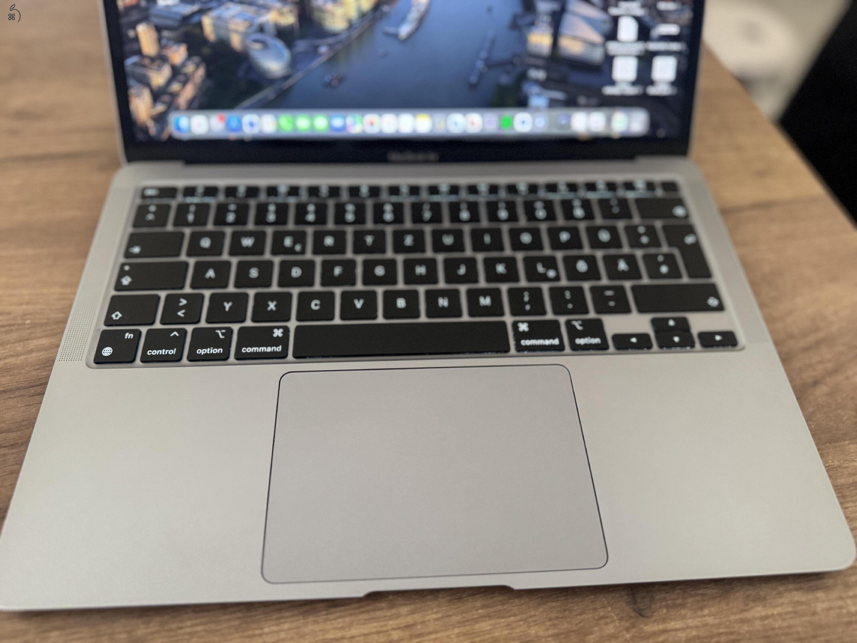Apple Macbook Air M1 2020 8/256GB