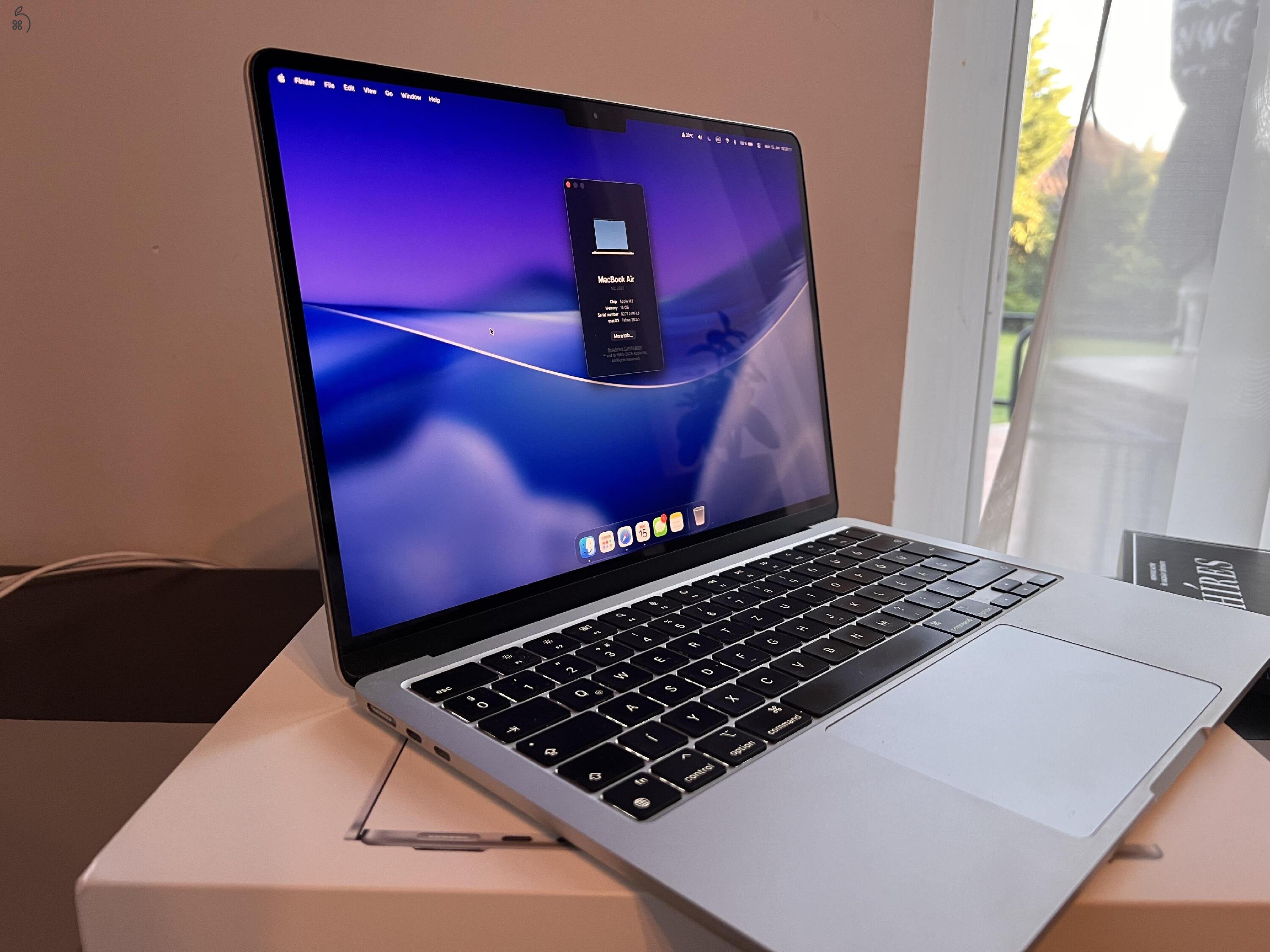MacBook Air M2(10 magos GPU 16GB RAM, 512GB SSD)