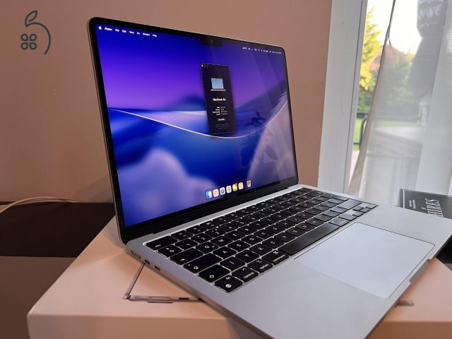 MacBook Air M2(10 magos GPU 16GB RAM, 512GB SSD)
