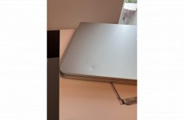 MacBook Air M2(10 magos GPU 16GB RAM, 512GB SSD)