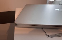 MacBook Air M2(10 magos GPU 16GB RAM, 512GB SSD)