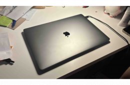 Apple MacBook Pro 16