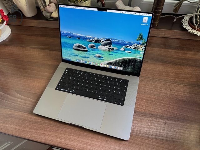 MacBook Pro 16