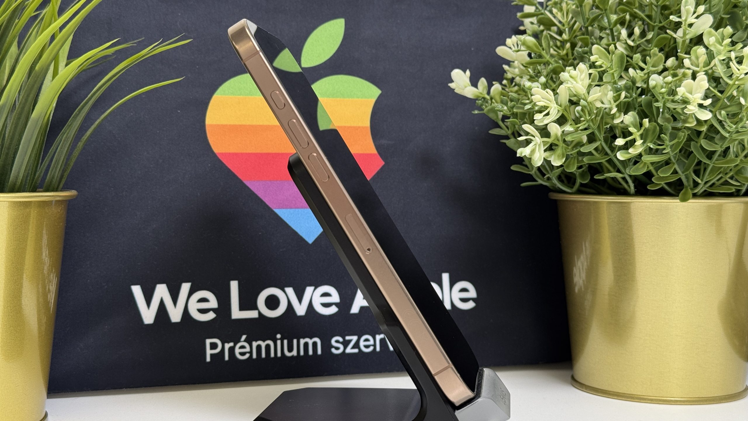 iPhone 16 Pro Max 256GB, Sivatagszínű Titán, Független, Számla, 2 Év Garancia, 92%