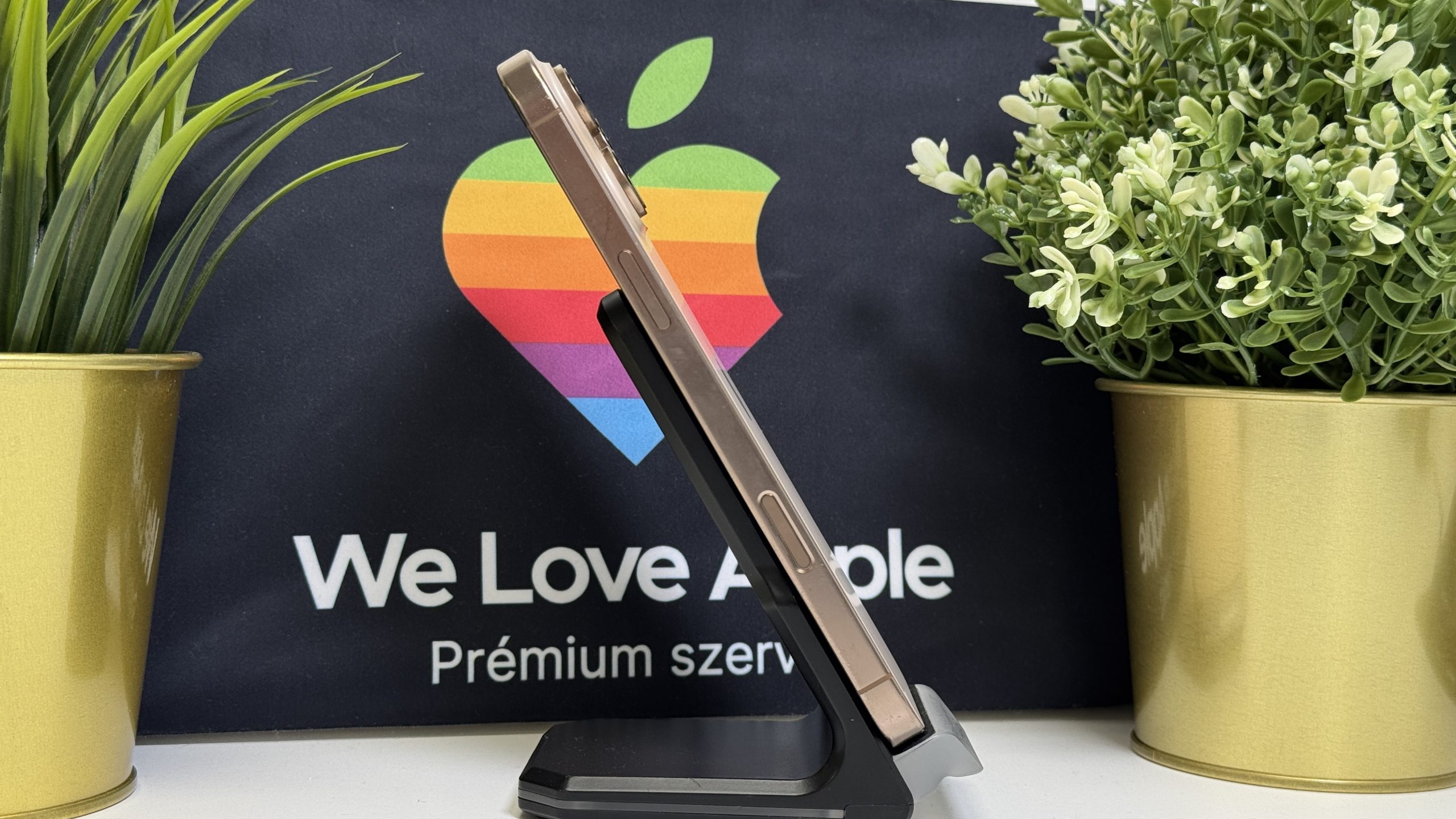 iPhone 16 Pro Max 256GB, Sivatagszínű Titán, Független, Számla, 2 Év Garancia, 92%