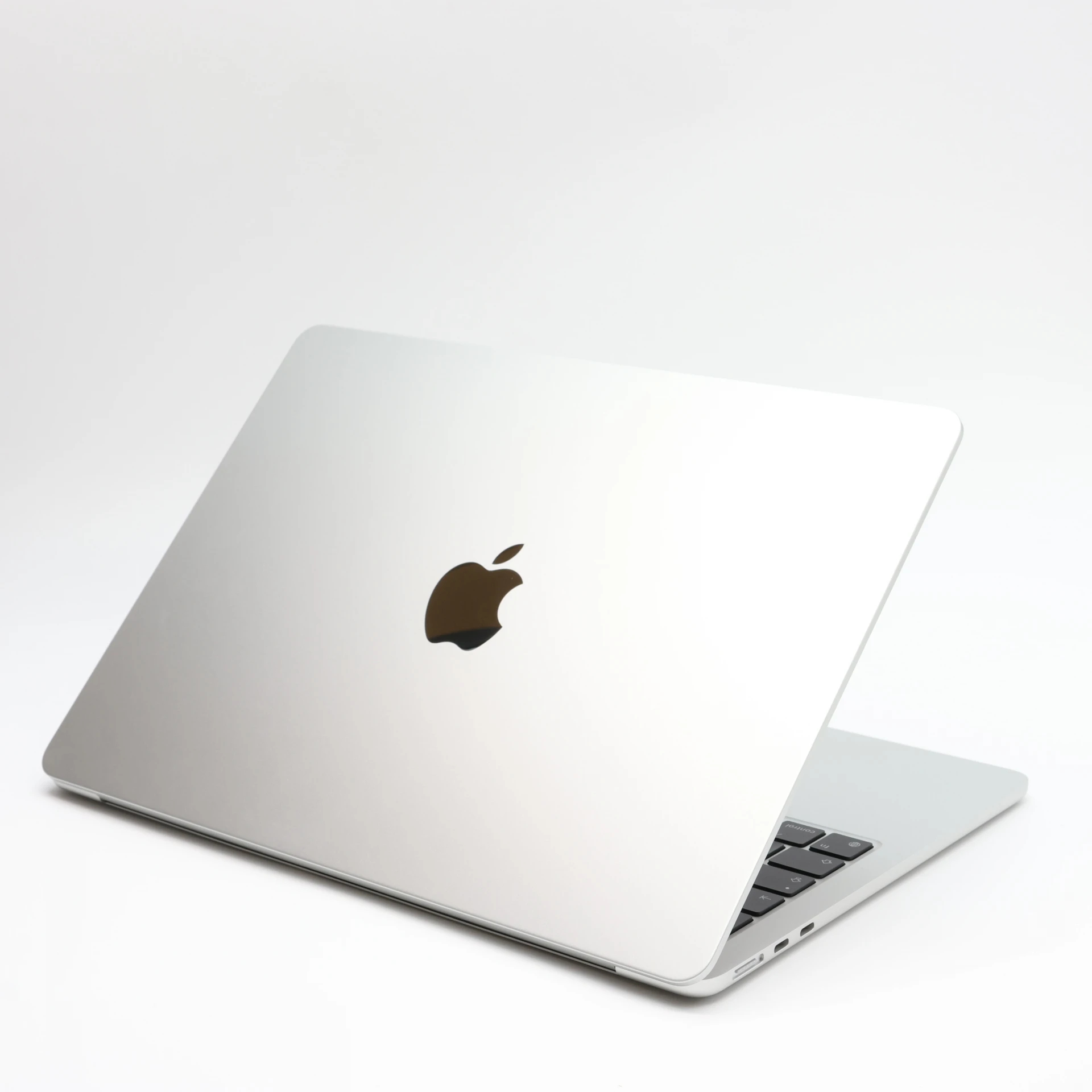 Apple MacBook Air 13″ 2022 M2 256 GB SSD 8 GB RAM Silver 100% HUN Bill