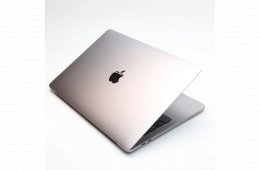 Apple MacBook Pro 13″ Touch Bar 2020 i5 512 GB SSD 16 GB RAM Silver 81% EU Bill