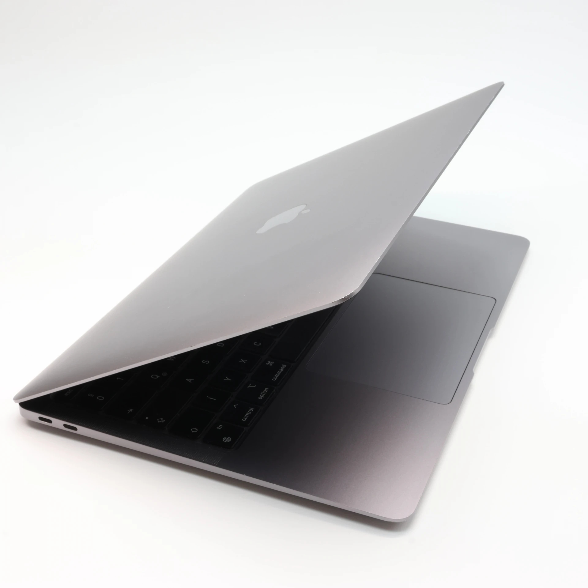 Apple MacBook Air 13″ 2020 M1 256 GB SSD 8 GB RAM Space Gray 85% HUN Bill