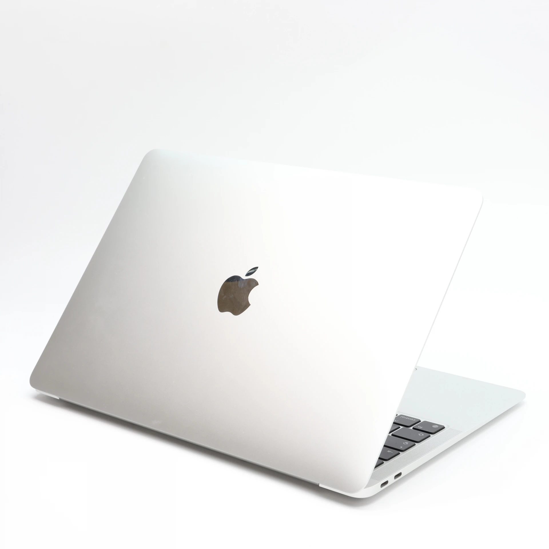 Apple MacBook Air 13″ 2020 M1 256 GB SSD 8 GB RAM Silver 94% HUN Bill