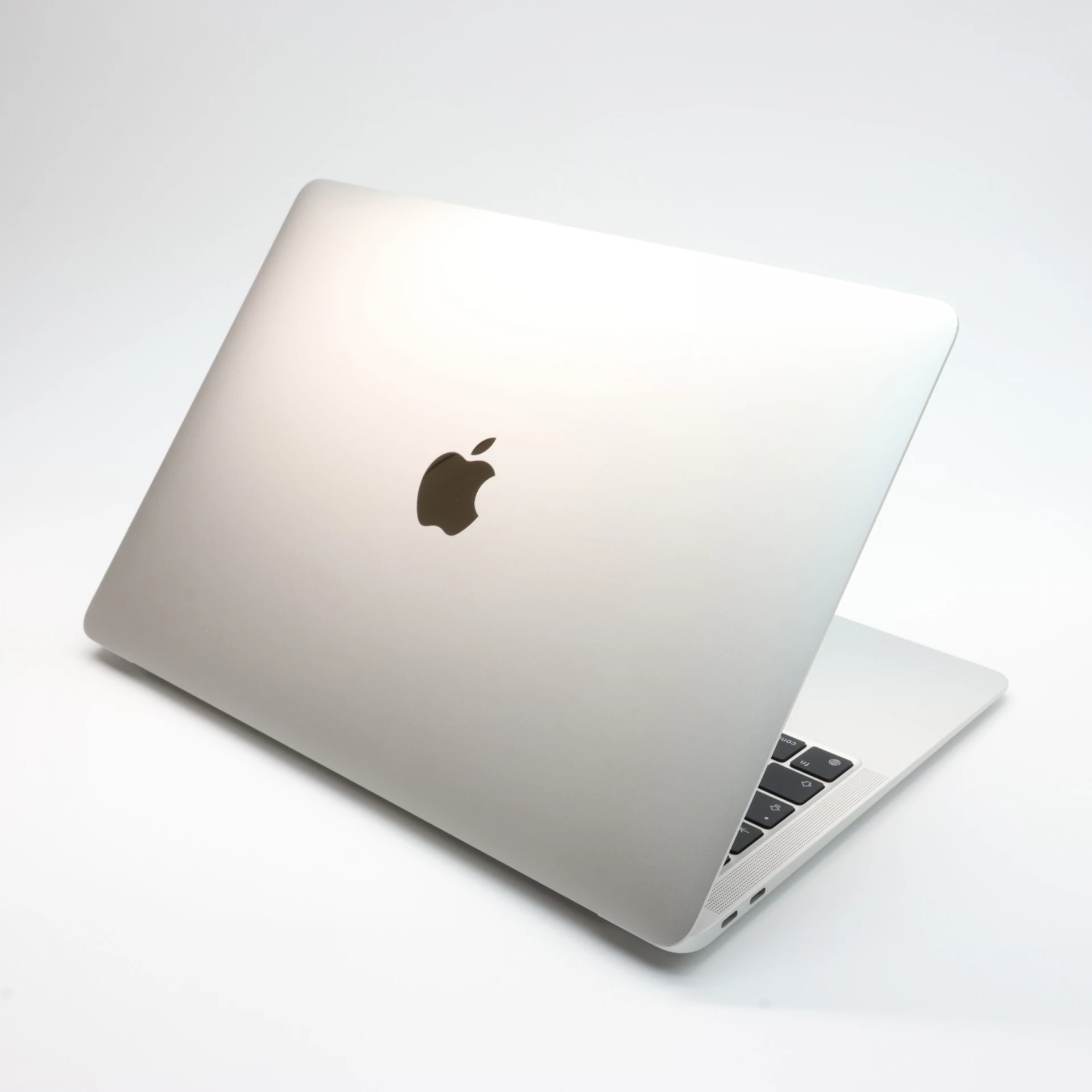 Apple MacBook Air 13″ 2020 M1 256 GB SSD 8 GB RAM Silver 100% HUN Bill