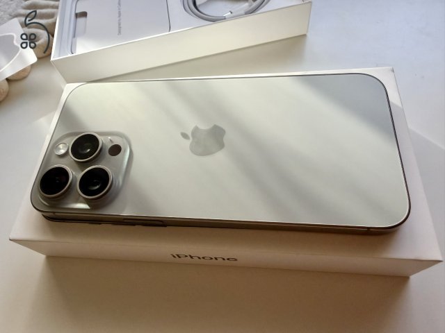 független iPhone 15 pro max 256gb Natural titanium