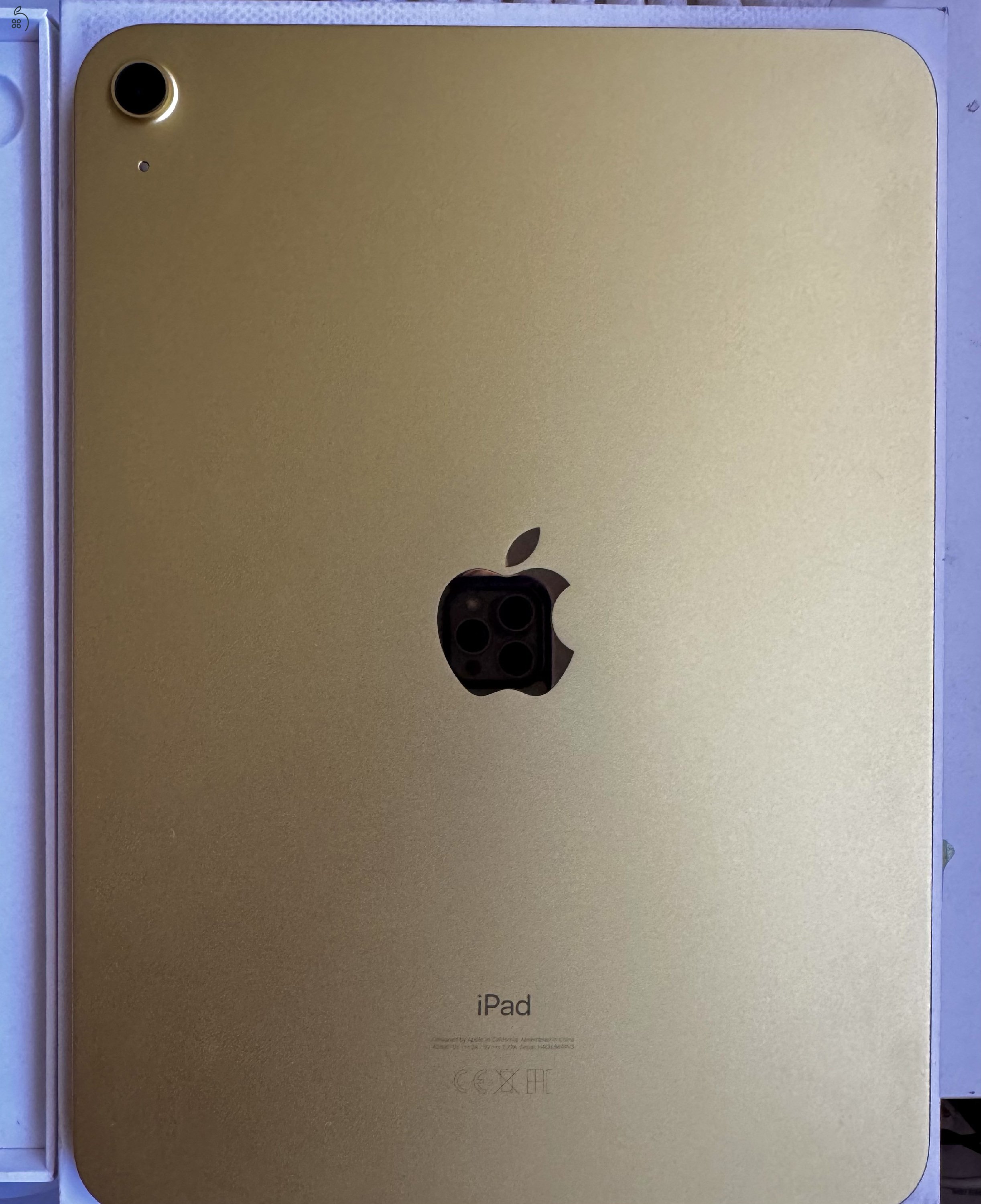 Eladó sárga iPad 10 64GB szép állapotban