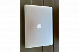 Macbook Air ( 2017 )
