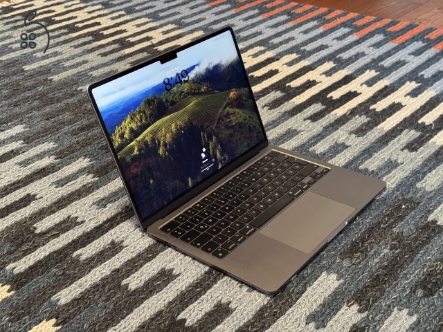 Eladó 2022 Macbook Air 13 M2 (8 core), 16Gb RAM, 512Gb SSD