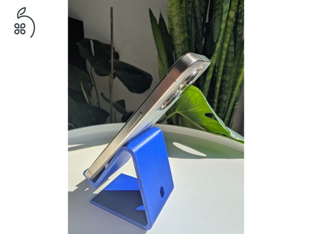 ELADÓ iPhone 15 Pro 256 GB Natúr titán színben hibátlan állapotban