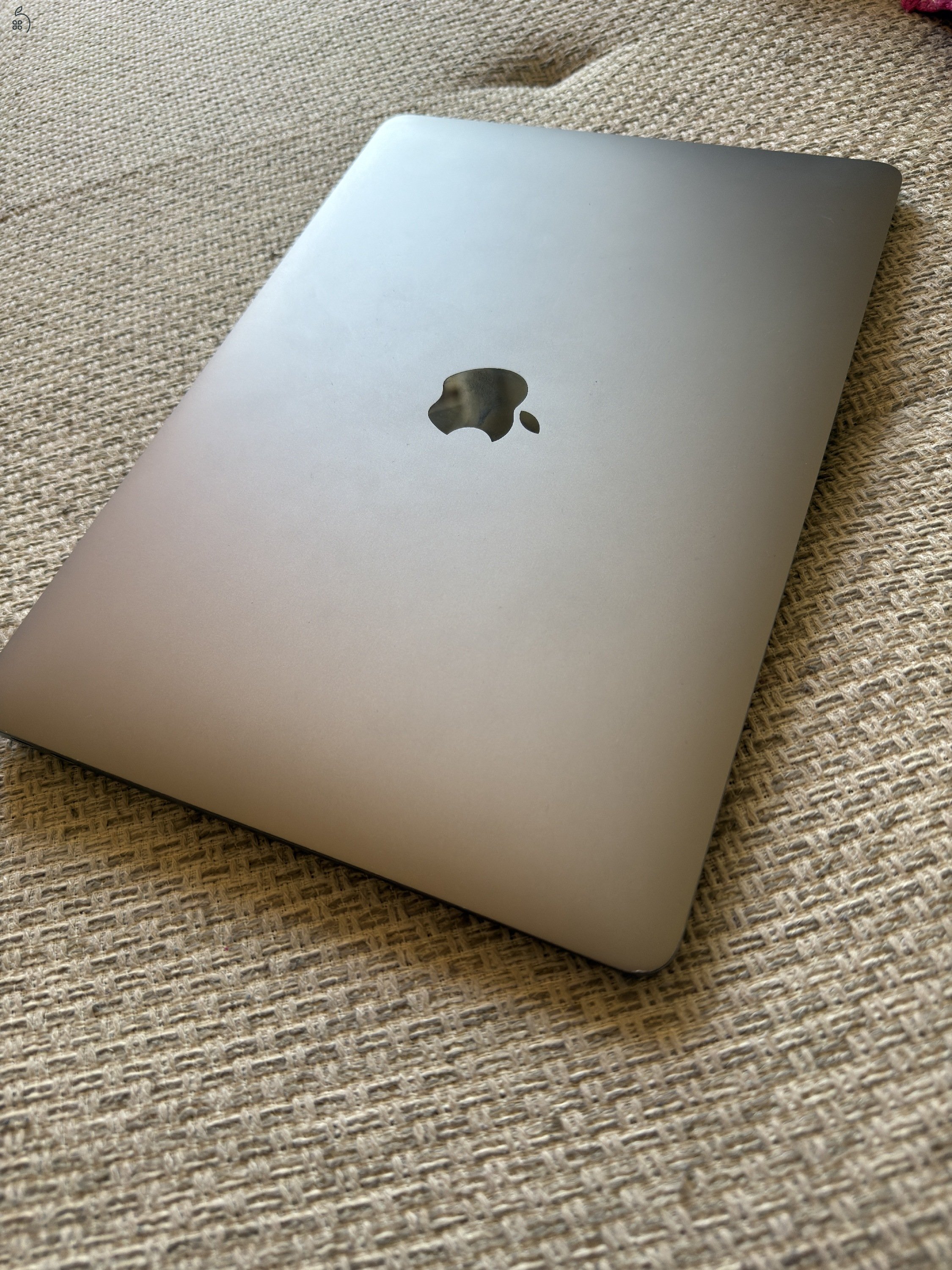 MACBOOK AIR  M1 / 8GB 512GB SSD/ MAGYAR  / HASZNÁLT JÓ ÁLLAPOTÚ 