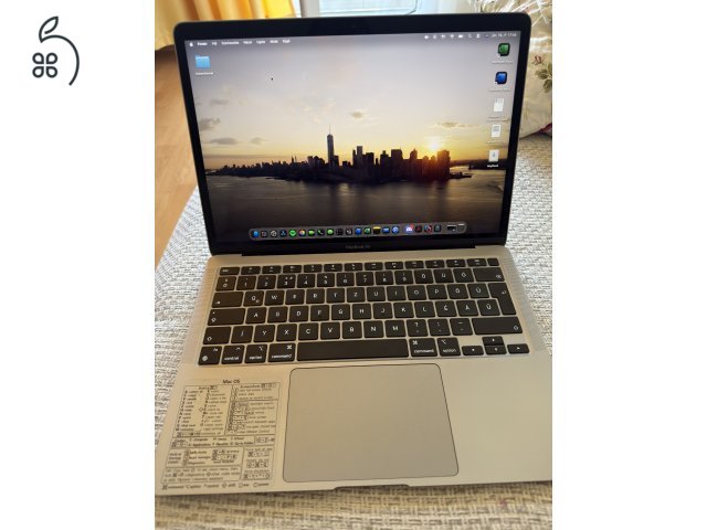 MACBOOK AIR  M1 / 8GB 512GB SSD/ MAGYAR  / HASZNÁLT JÓ ÁLLAPOTÚ 
