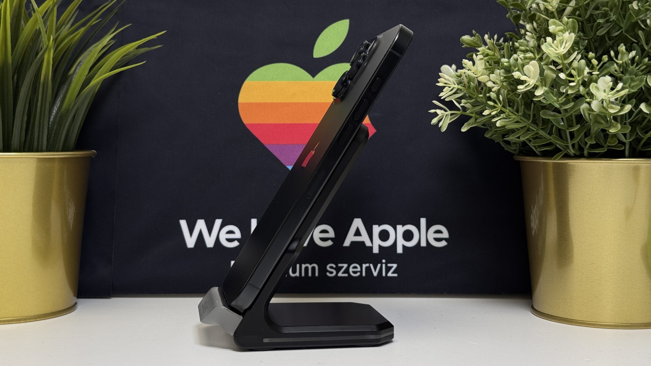 iPhone 16 Pro Max 256GB, Fekete Titán, Független, Számla, 2 Év Garancia, 93%