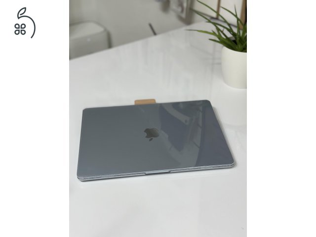 MacBook Air 16GB egyesített memória 256GB SSD 100% akkumulátor Újszerű állapot