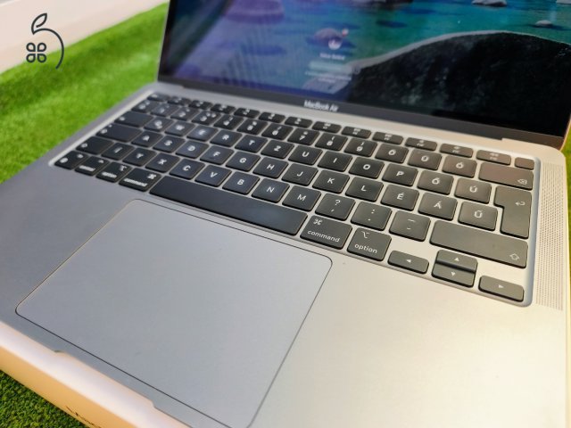 MacBook Air M1 Silver 13” 256GB 8Gb HU bill., 4 hó garanciával