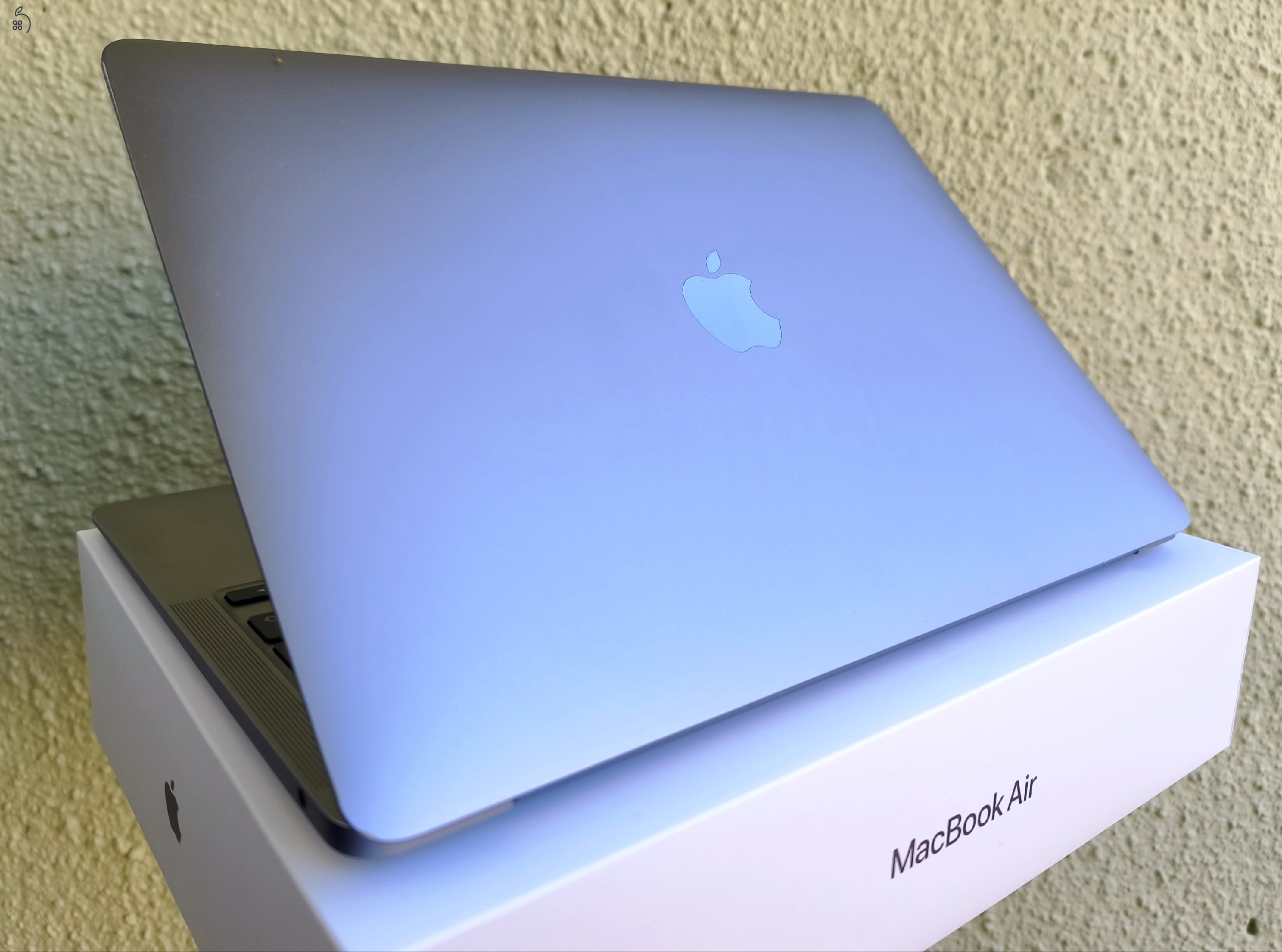 MacBook Air M1 Silver 13” 256GB 8Gb HU bill., 4 hó garanciával