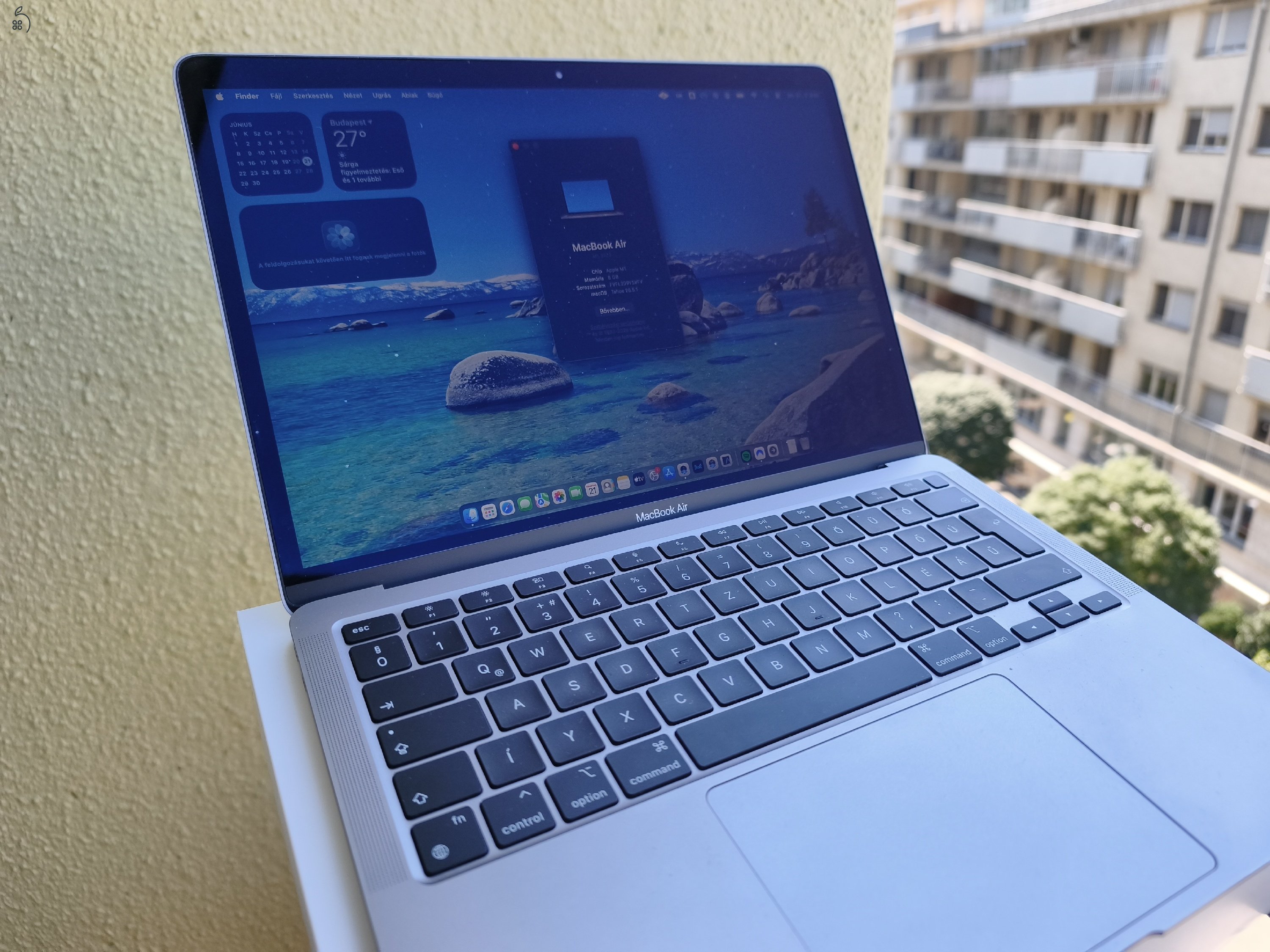 MacBook Air M1 Silver 13” 256GB 8Gb HU bill., 4 hó garanciával