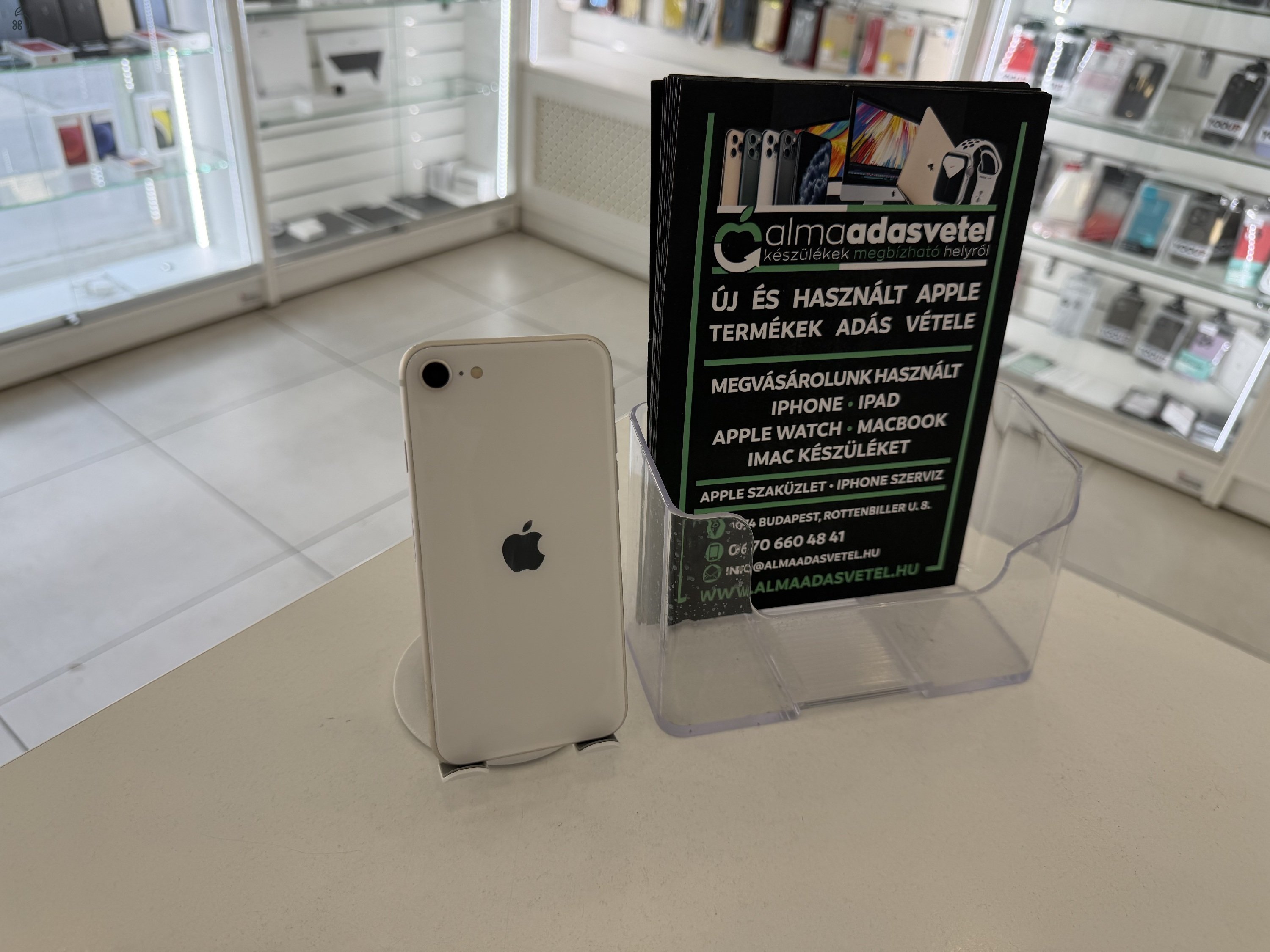 iPhone SE 3Gen. 64GB Független Újszerű/1 hónap gar./Akku 96%/p4930