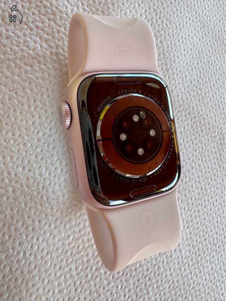 Apple Watch Series 9 GPS, 41 mm-es rózsaszín alumíniumtok + világos rózsaszín körpánt – 4‑es méret