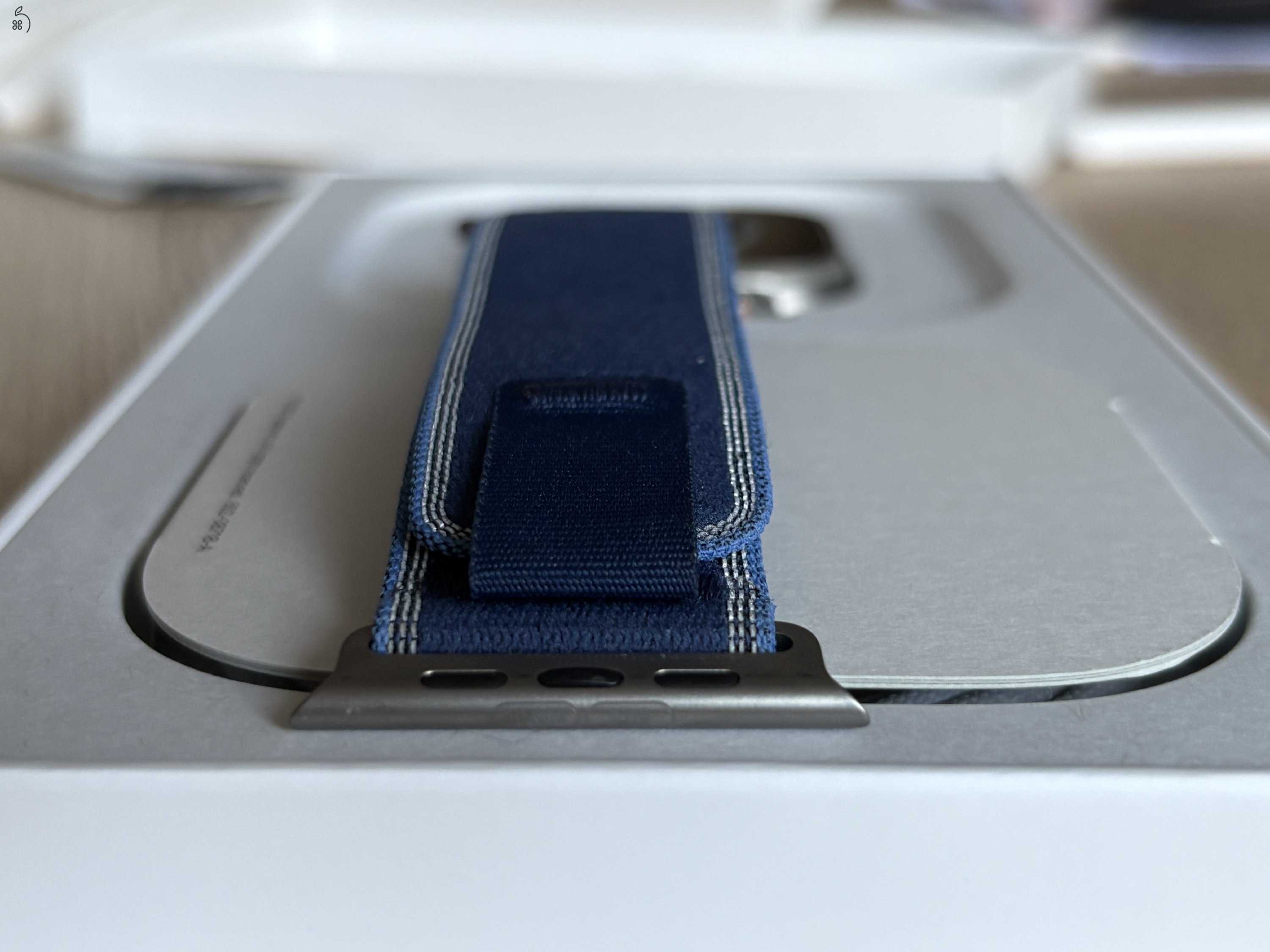 Apple Watch Ultra 3 GPS + Cellular 49mm natural titan case, Blue trail loop