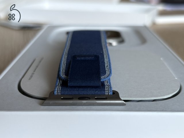 Apple Watch Ultra 3 GPS + Cellular 49mm natural titan case, Blue trail loop