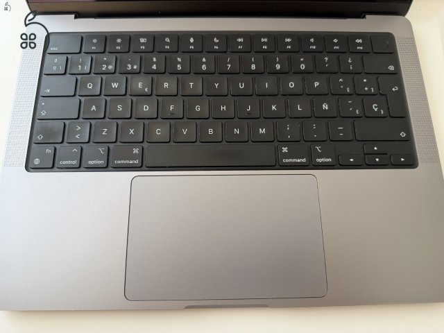 Apple MacBook Pro 14 M3 Space Gray Újszerű állapot .