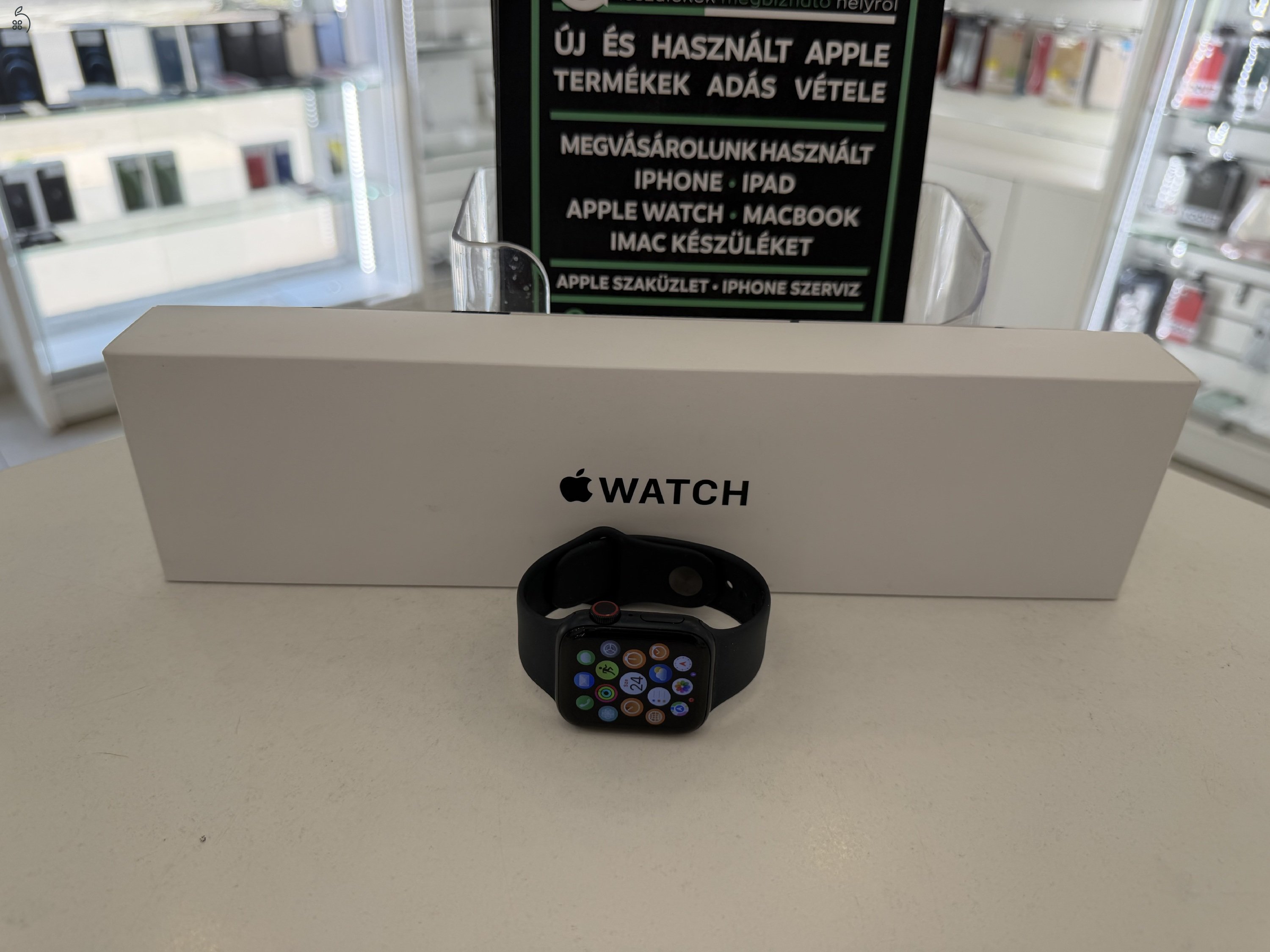 Apple Watch SE 2022 2Gen. 40mm Újszerű/1 hónap gar./Akku 100%/p4931