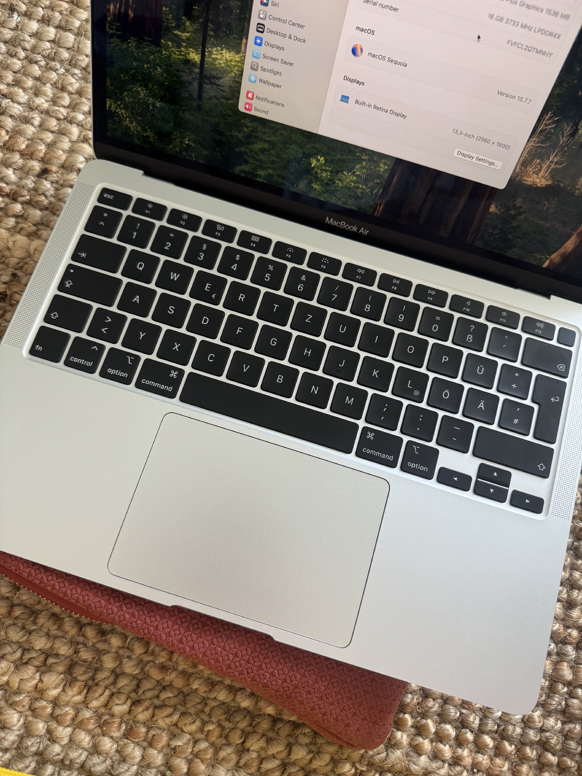 MacBook Air Retina 13-inch 2020 i5; 256GB; 16GB RAM