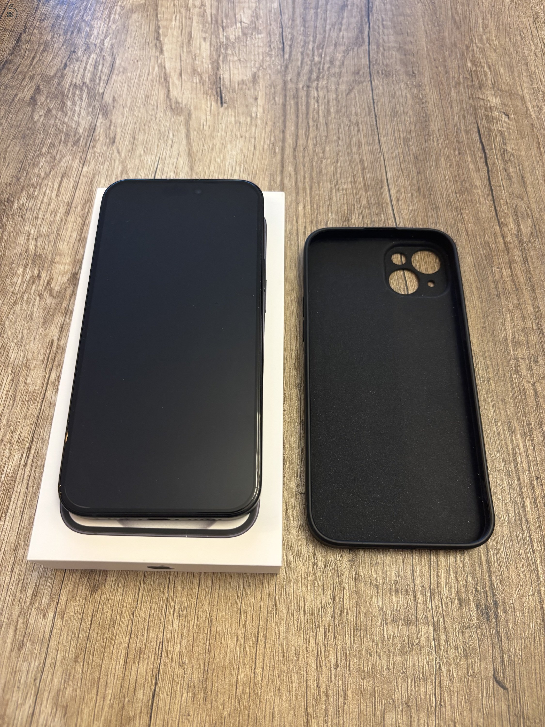 Iphone 15 plus, 128gb, fekete, garis, karcmentes, újszerű!