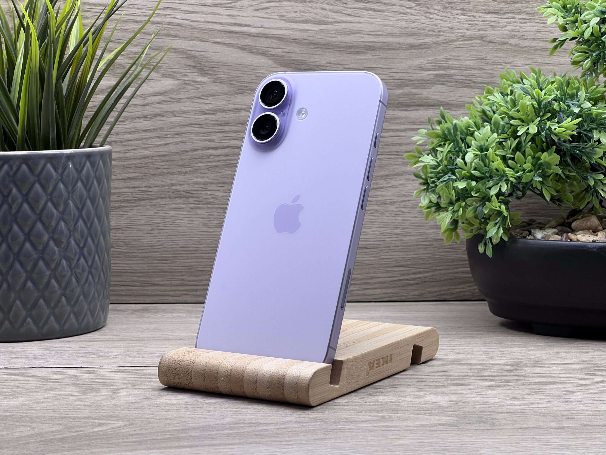 Hibátlan iPhone 17 Lavender 256GB 2 ÉV Garanciával 100%