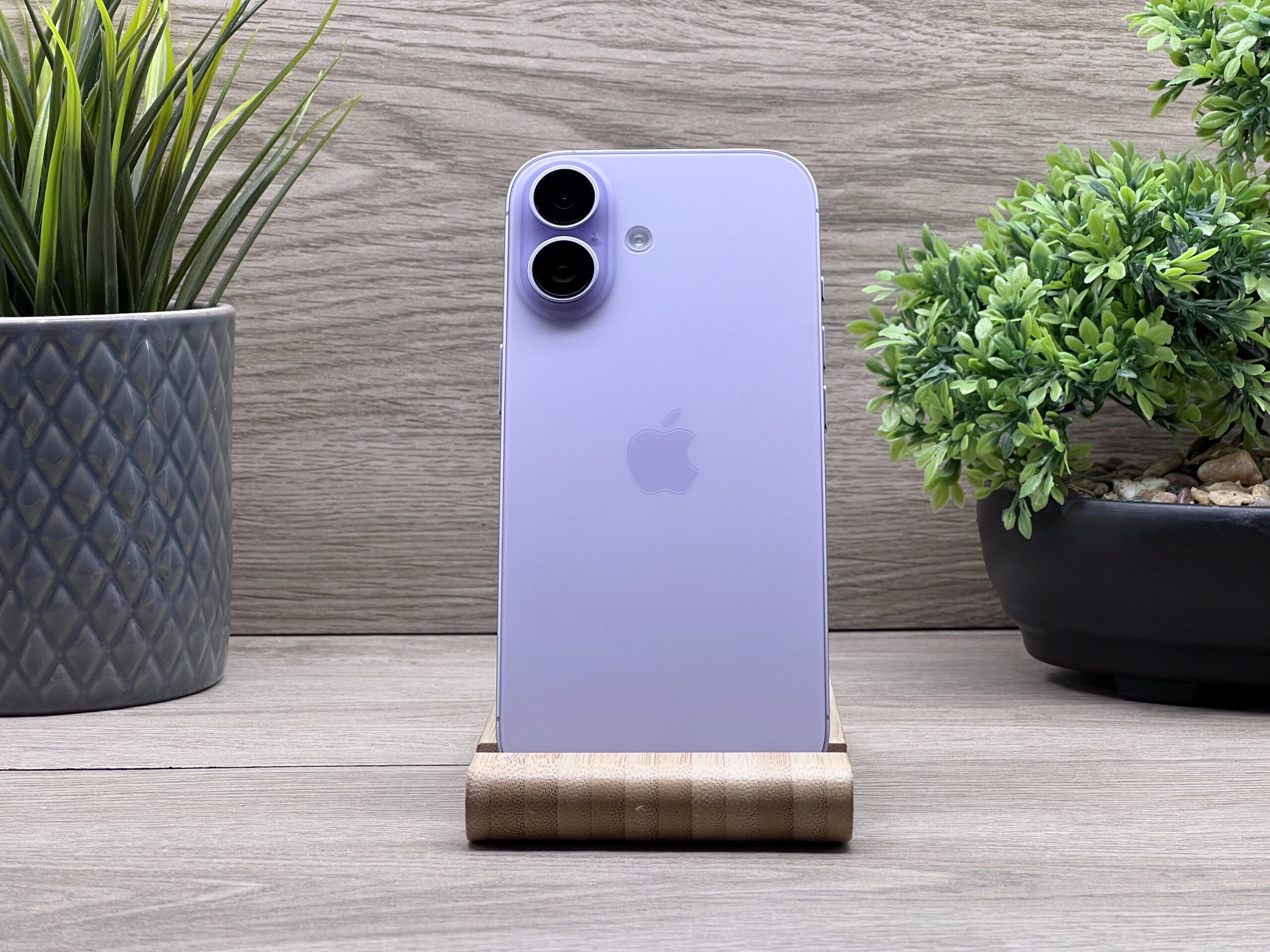 Hibátlan iPhone 17 Lavender 256GB 2 ÉV Garanciával 100%