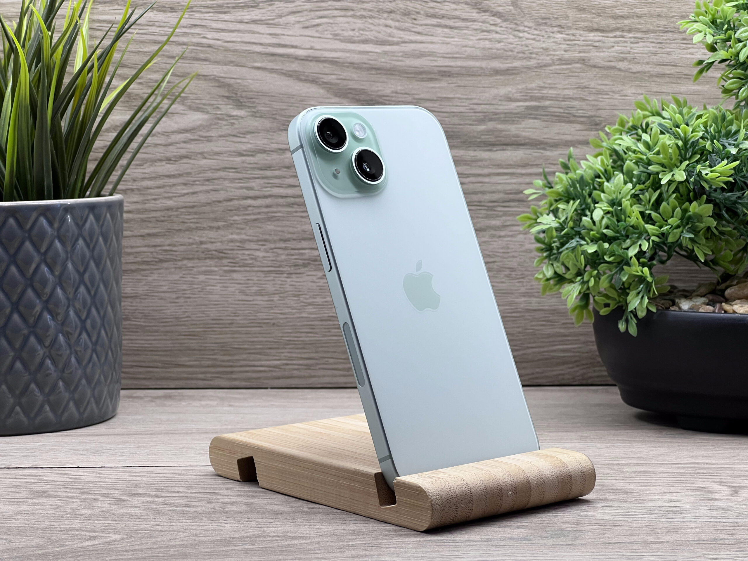 Hibátlan iPhone 15 Green 128GB 2 ÉV Garanciával 100%