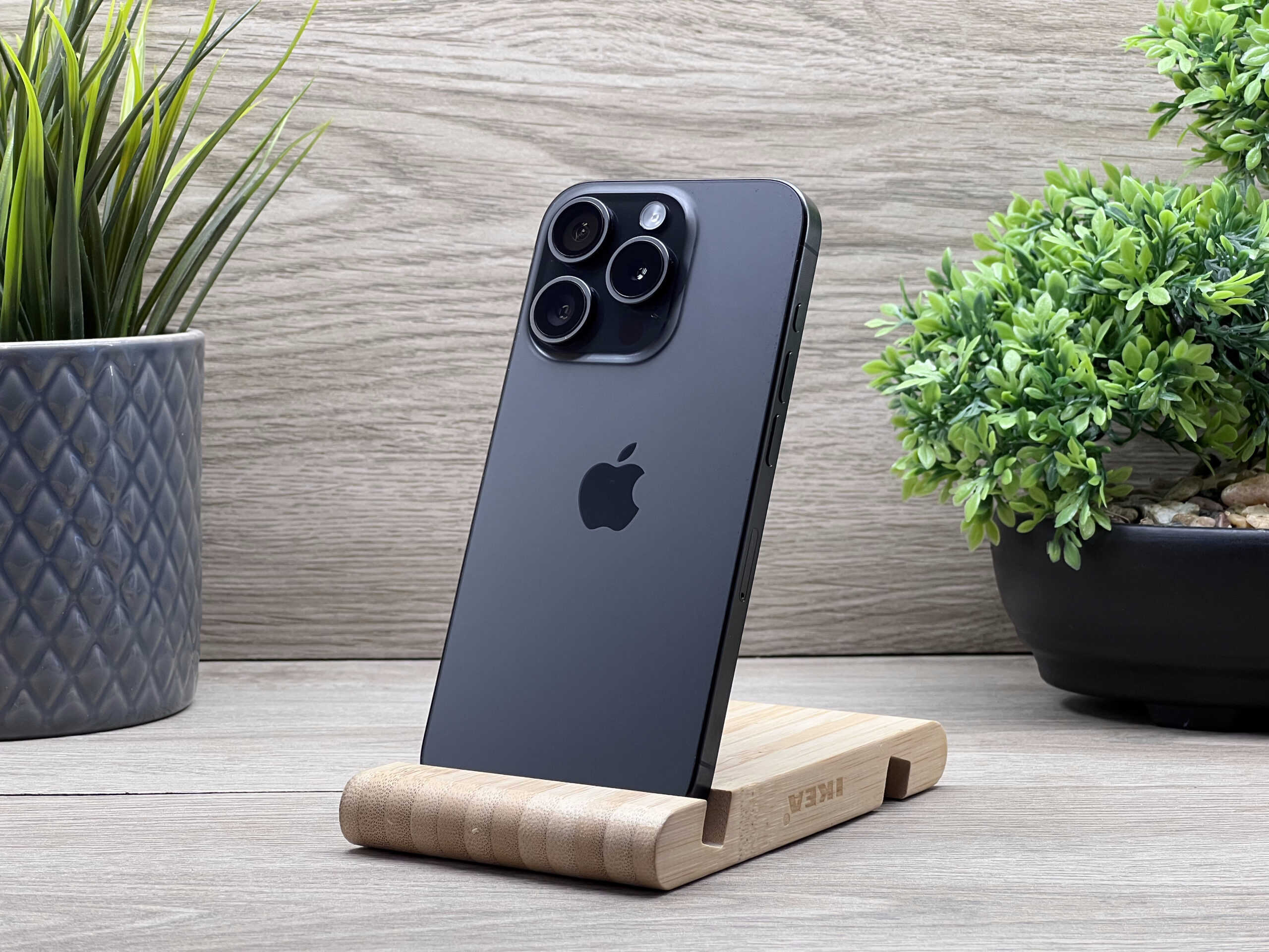 Hibátlan iPhone 15 Pro Black Titanium 128GB 2 ÉV Garanciával 91%