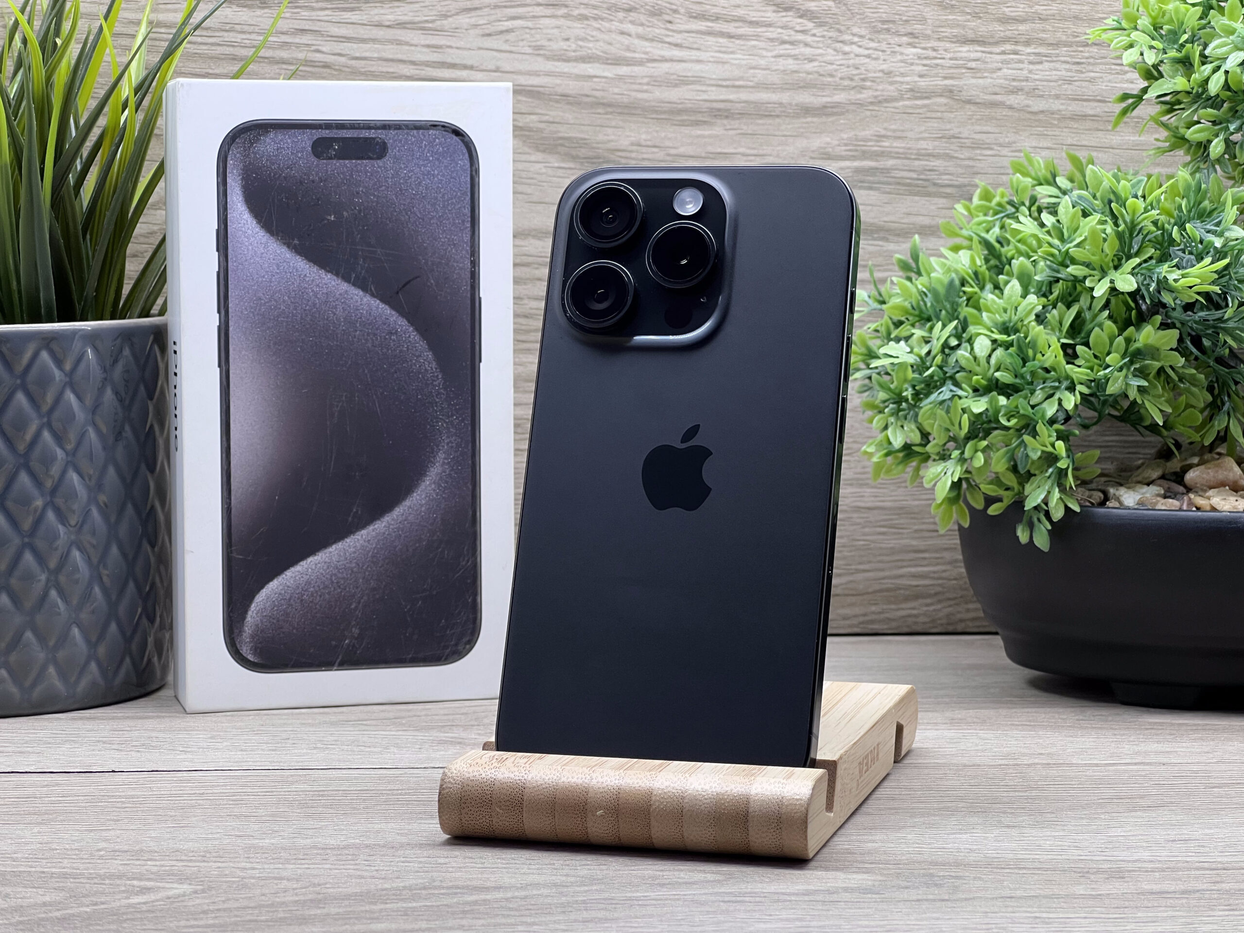 Hibátlan iPhone 15 Pro Black Titanium 128GB 2 ÉV Garanciával 92%