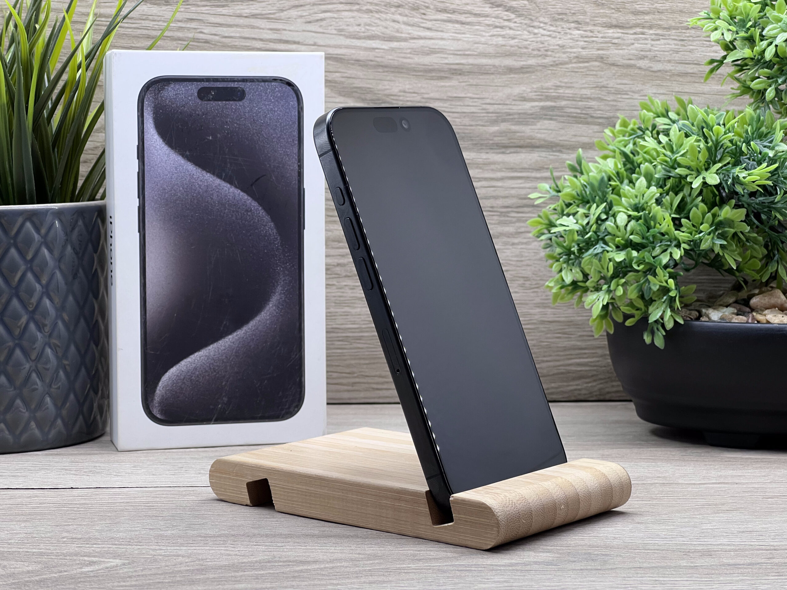 Hibátlan iPhone 15 Pro Black Titanium 128GB 2 ÉV Garanciával 92%